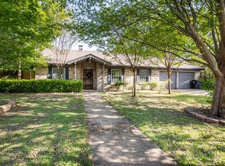 1225 Crestwood Dr, Cleburne, TX 76033