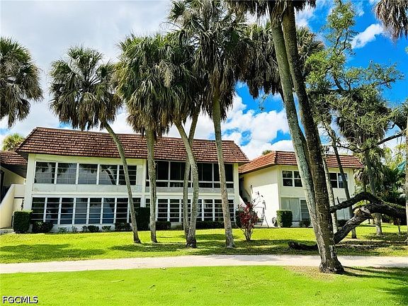 3rd image of 1723 Golf Club Dr APT 6