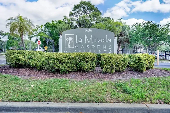 La Mirada Gardens — Photo 2