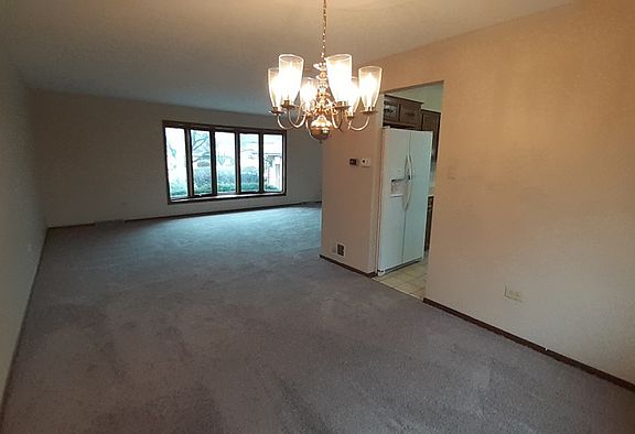 3rd image of 3314 Knollwood Ln
