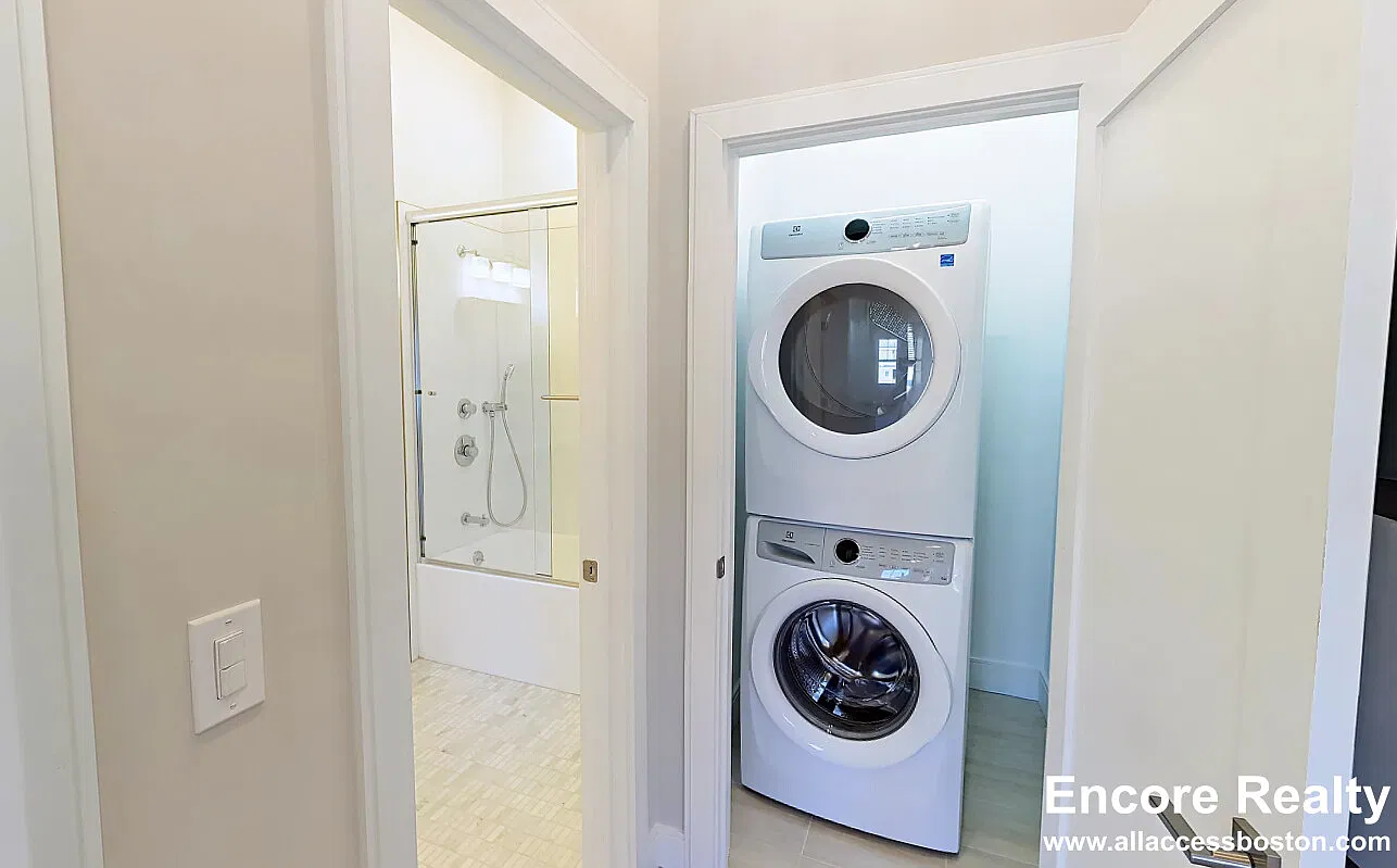 2 bed, 1100 sqft, $3,450 — Photo 3
