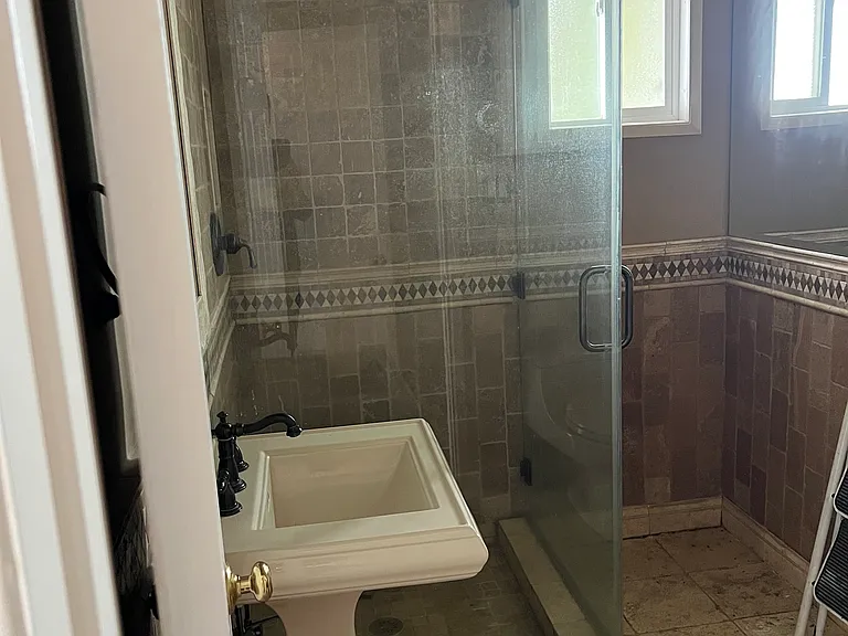 18048 Karen Dr — Photo 24
