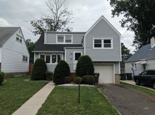 150 Woods Ave, Bergenfield, NJ 07621