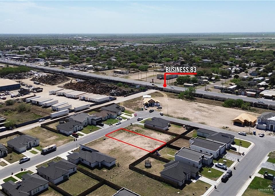 2nd image of 305 Catalina Ave