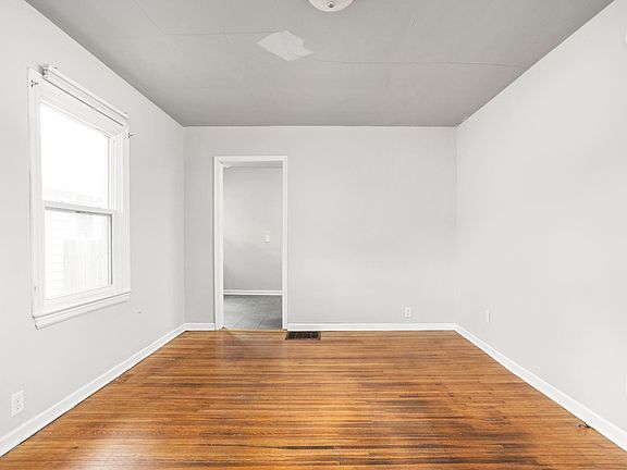 2nd image of 4853 Hillside Ave #4853