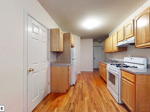 5th image of 21 E 2nd St APT 14