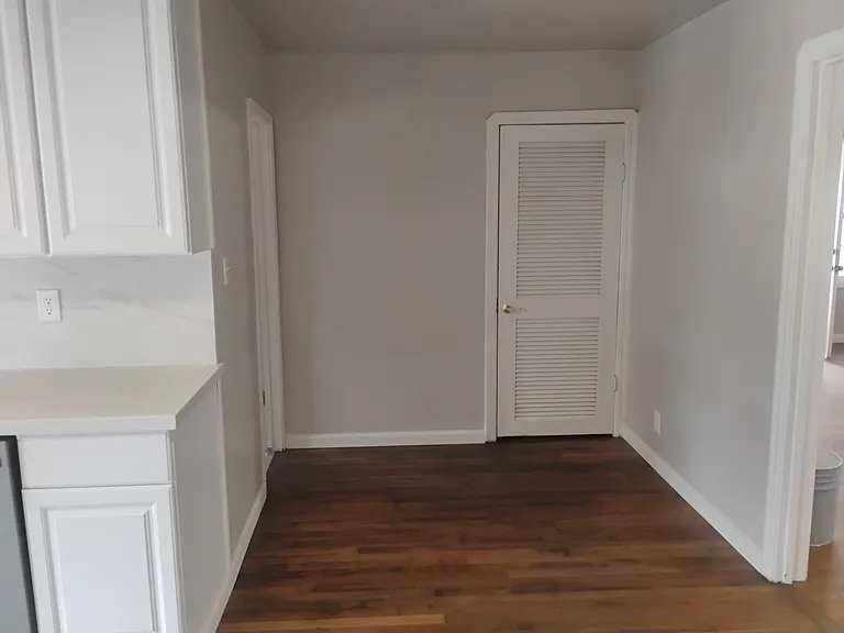 2042 Jackson Ave — Photo 12