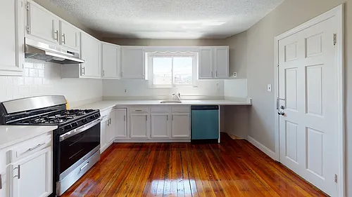 280 McGrath Hwy #2 Photo 1