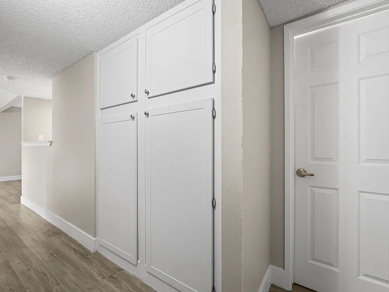 Sherwood Forest Apartments — Photo 15