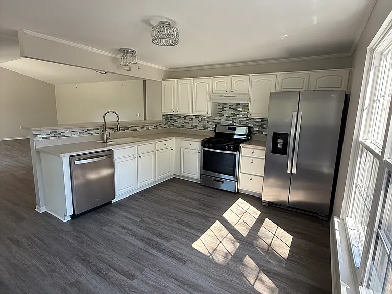 2276 Vanderbilt Dr — Photo 5