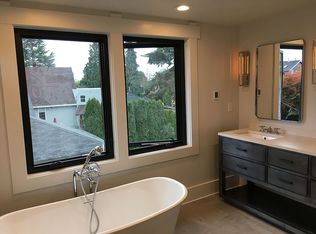 206 Hayes St, Seattle, WA 98109