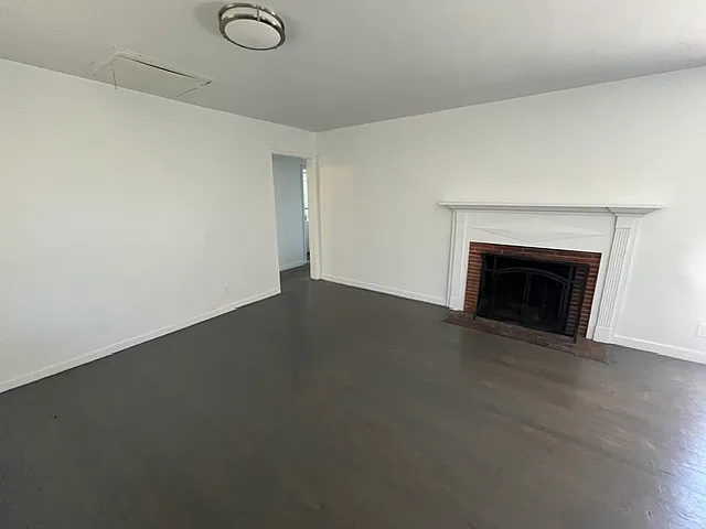 2400 Carlsbad Ave — Photo 6