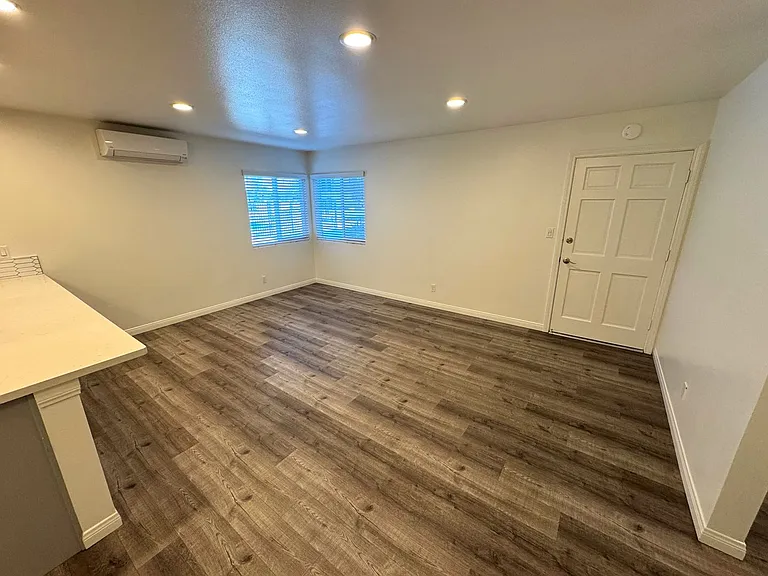 Casa Madrid Apartments — Photo 5