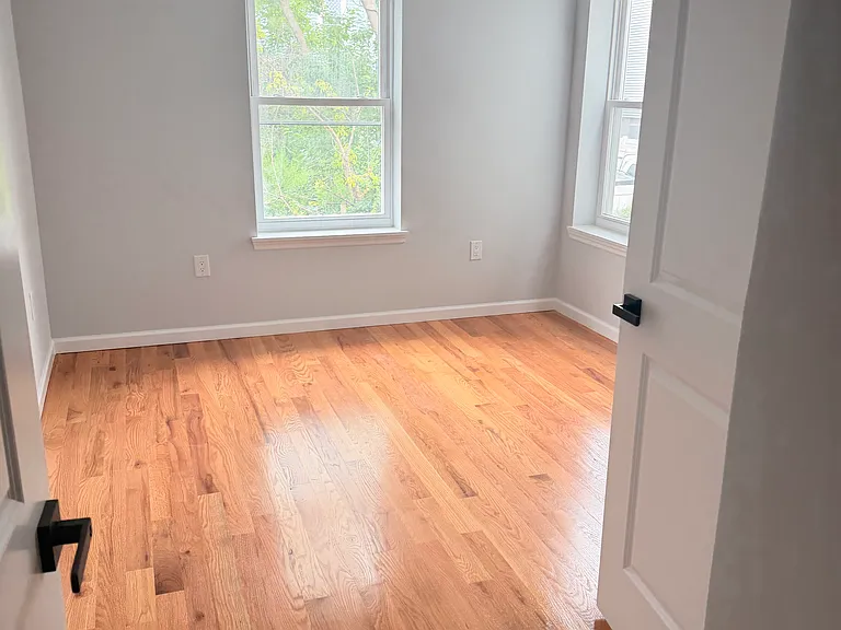 725 S 11th St #1 — Photo 2