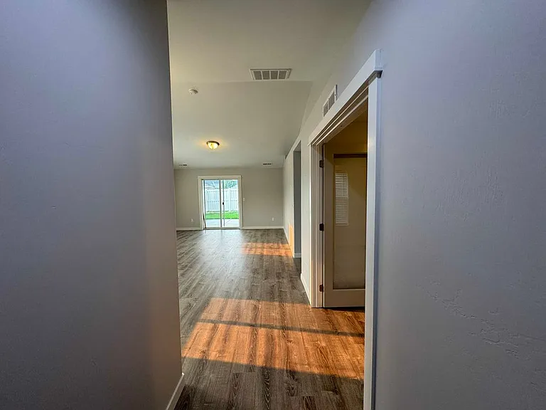 2205 E Elm Grove Dr — Photo 4