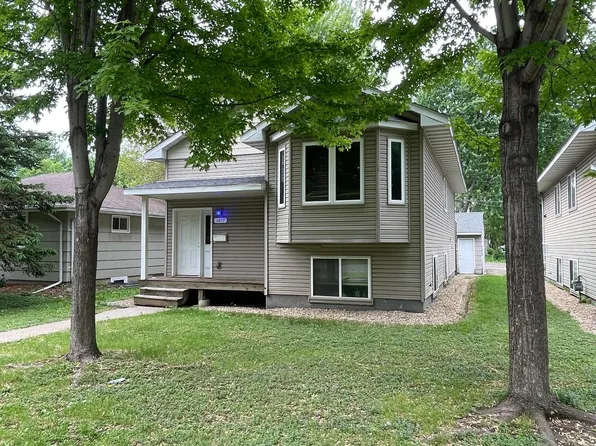 1077 26th Ave SE, Minneapolis, MN 55414