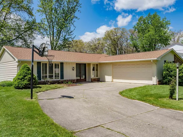 4221 Darby Dr, Fort Wayne, IN 46815