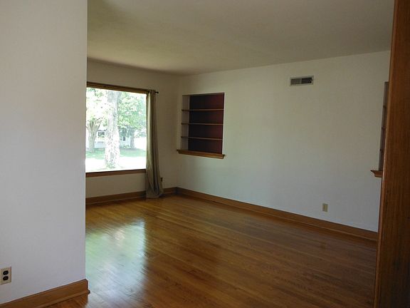Living/Dining Area