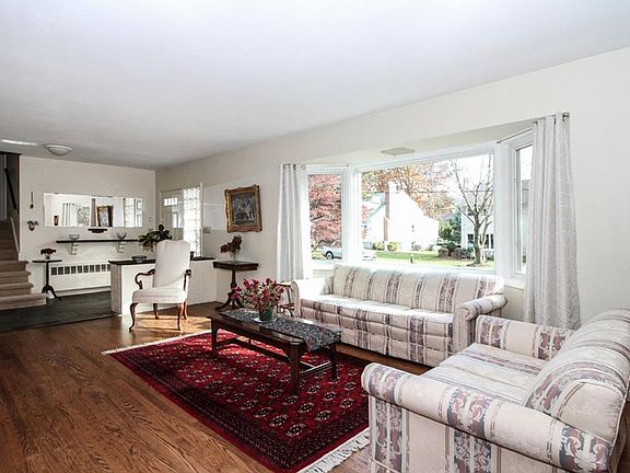 3rd image of 33 Rose Ave