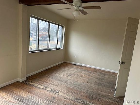 5th image of 2340 Johnstown Dr