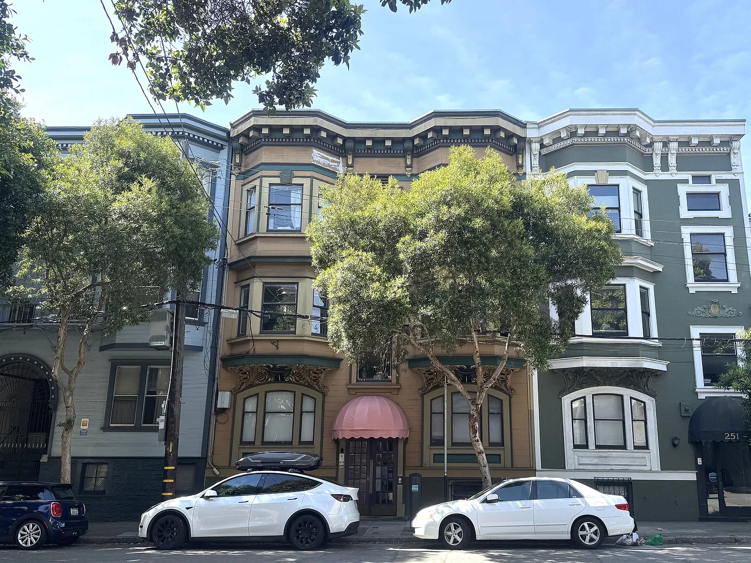 249 Oak Street — Photo 2