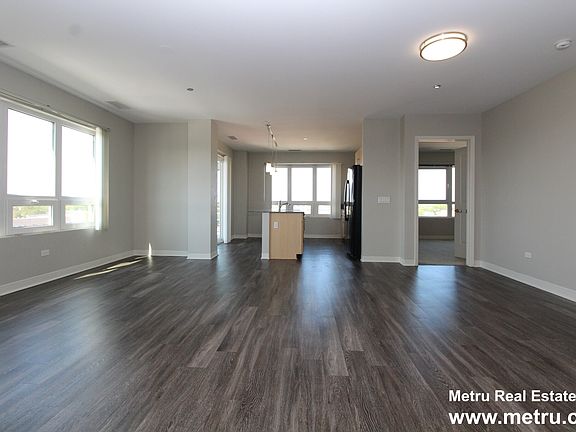 5th image of 1209 W Arthur Ave #602
