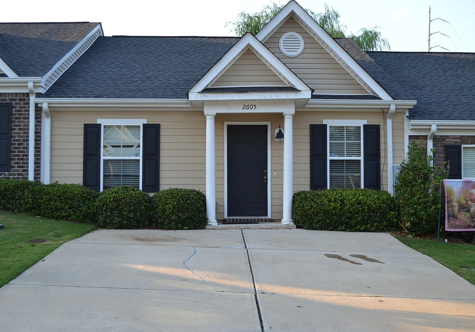 2605 York St, Augusta, GA - Cute 2 Bedroom Townhome - Near shopping & Restaurants - I-20 & Washin... — Photo 1