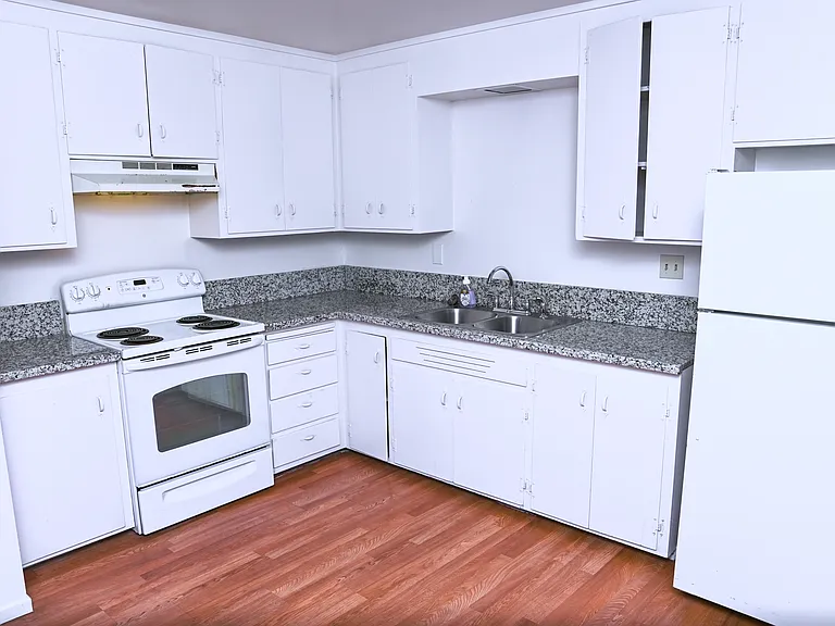 145 Michelle Dr #4 — Photo 1