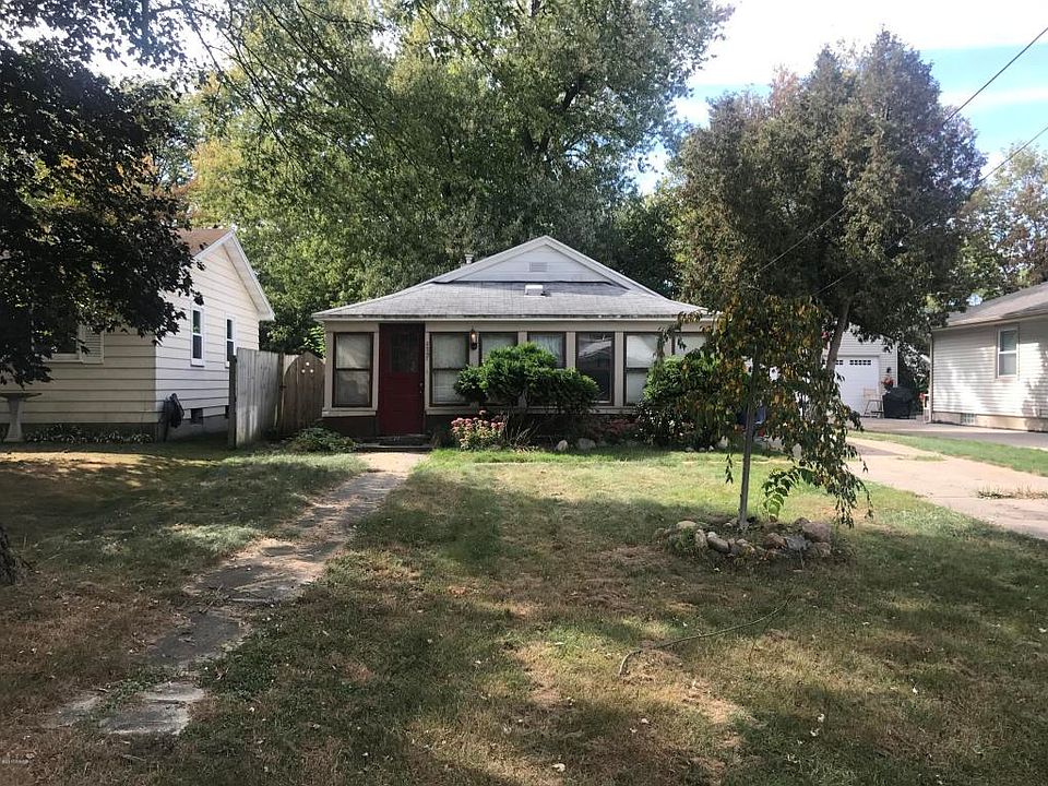 1st image of 3267 Paris Ave NE