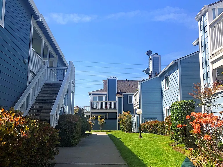 Mariner Village — Photo 10