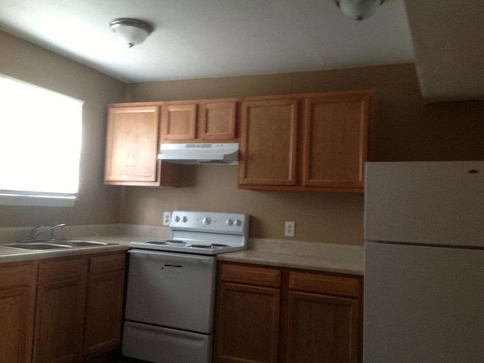 2nd image of 2500 E Wendover Ave