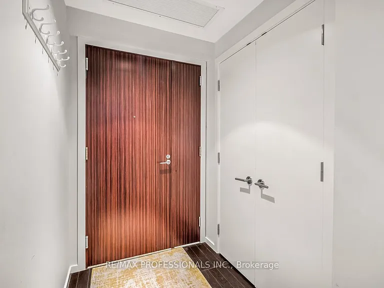 180 University Ave #2403 — Photo 3