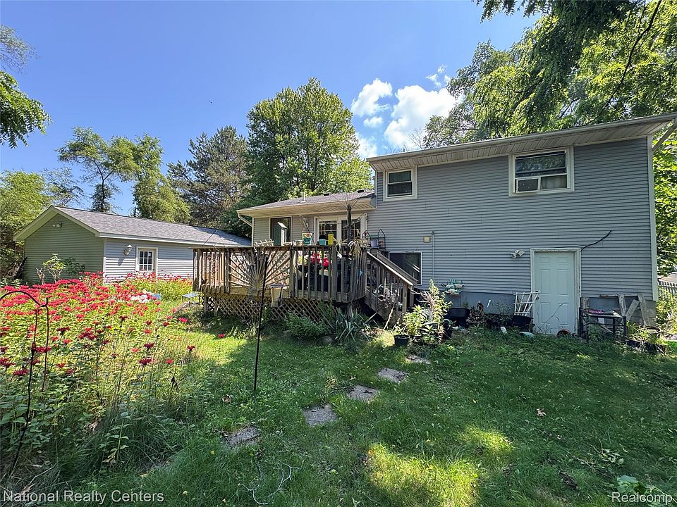 1st image of 3090 Massena St