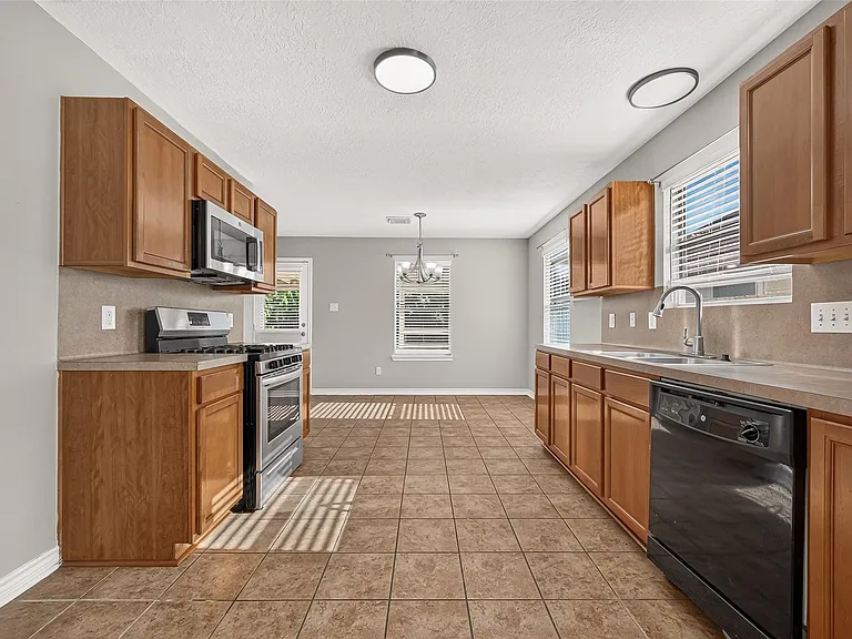 19210 Moss Meadow Ln — Photo 16
