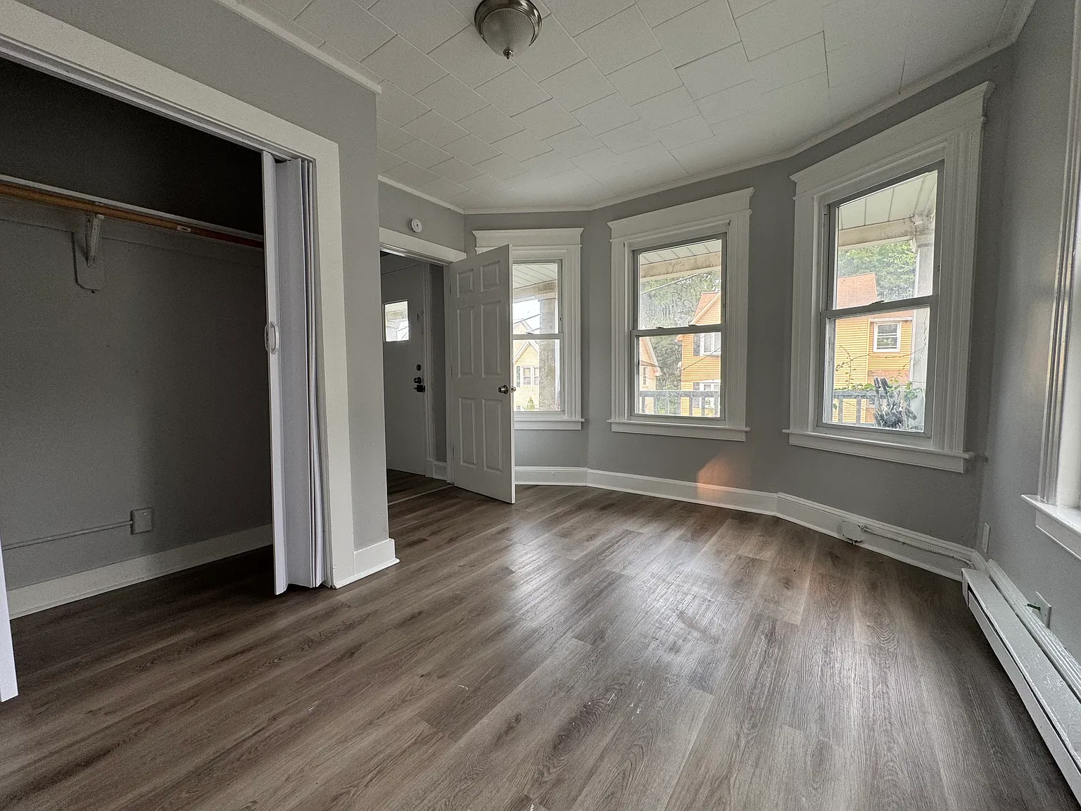 3 bed, 1100 sqft, $1,445 — Photo 4