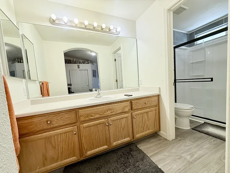 524 Darren Way — Photo 18