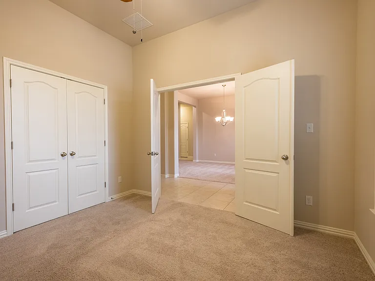 165 Lady Bird Ln — Photo 4