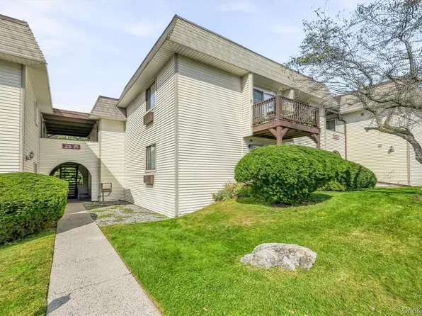 25 Village Park Drive #2D, Fishkill, NY 12524