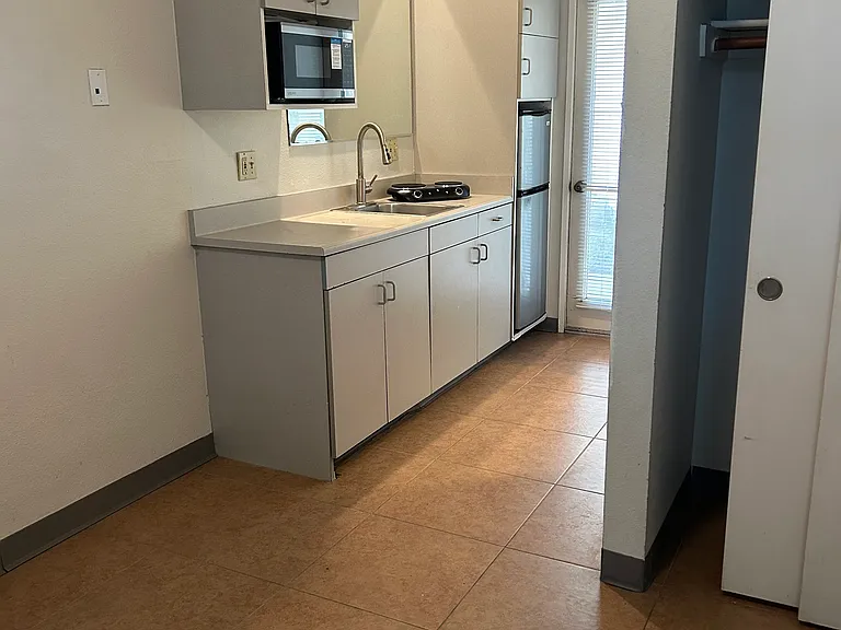 5411 Linda Vista Rd #4 — Photo 9