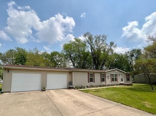 217 N 5th St, Kilbourne, IL 62655