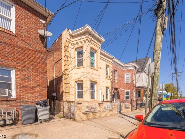 315 S 5Th St, Elizabeth City, NJ 07206