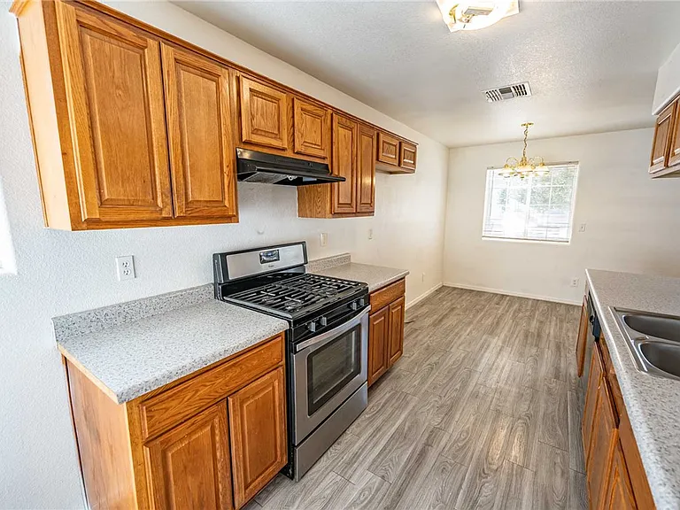 3422 Cypress St — Photo 5