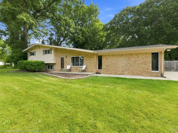 46500 Cypress St, Utica, MI 48315