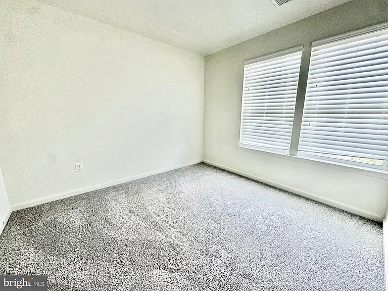 412 S Greenberry Ln — Photo 18