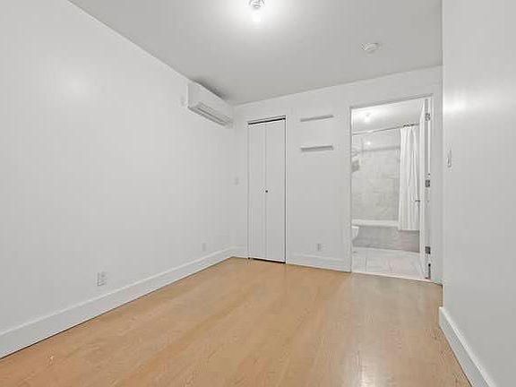 3rd image of 131 W 122nd St #Gar