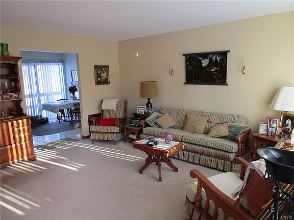 2nd image of 6 Cameron St