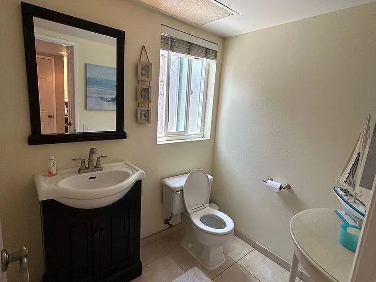 2512 Santa Ana Ave — Photo 5