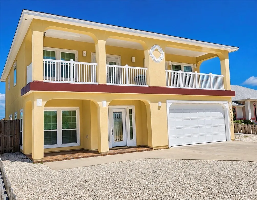 4 bed, 2.5 bath, 2612 sqft, $3,500 — Photo 1