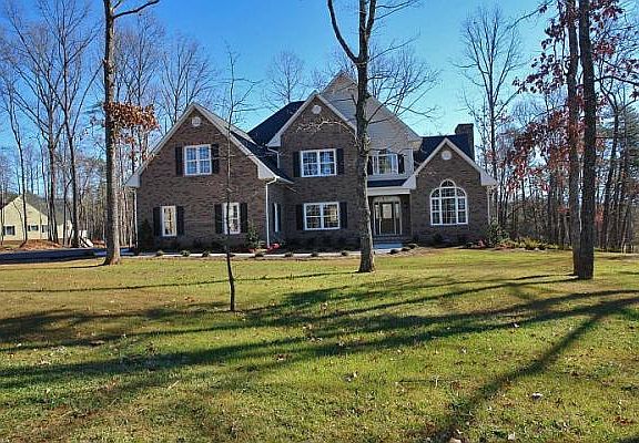 3rd image of 20 Baywood Dr