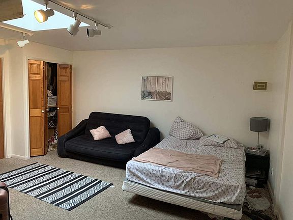 3rd image of 2328 Steinway St APT B
